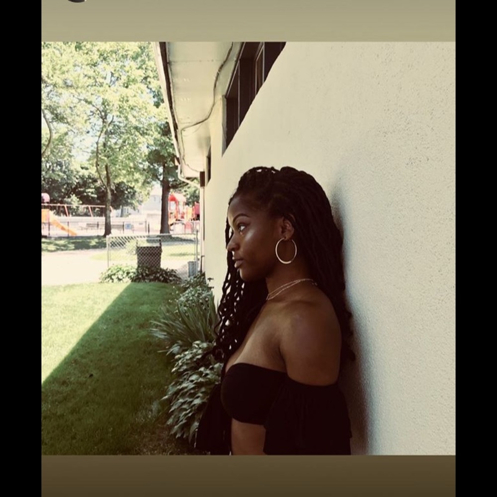 Sale Off The Shoulder Tie Front Short Set - Picture 8 of 10